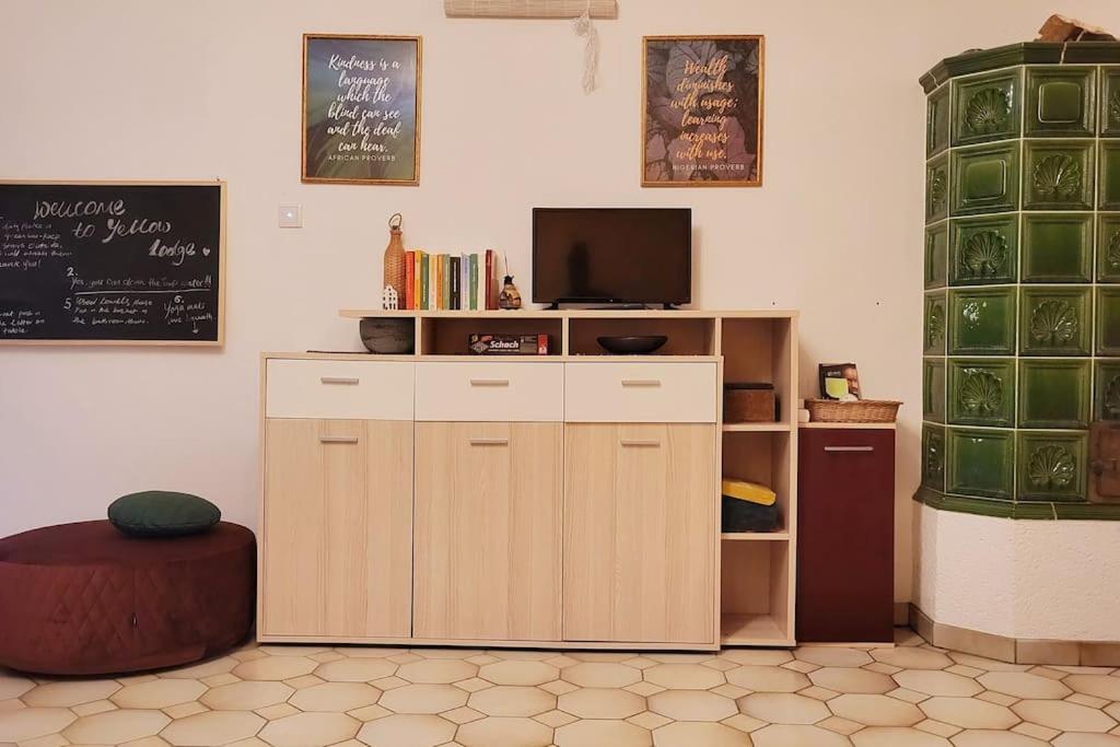 Colourful 2.5 Bedroom With Large Balcony & Garden. Prinzersdorf Zewnętrze zdjęcie