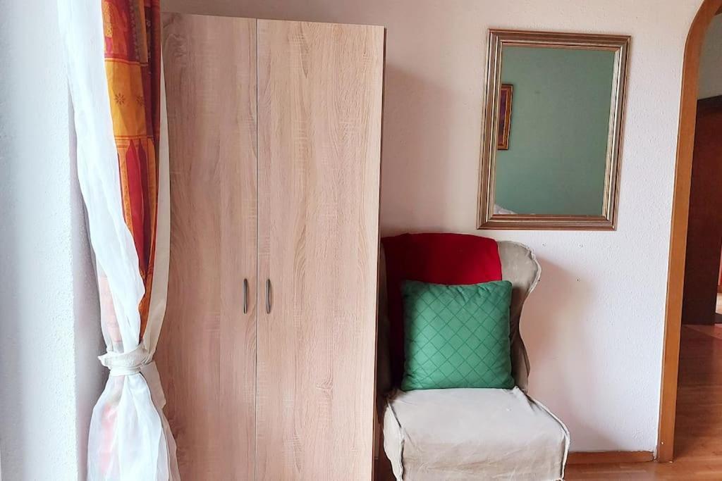 Colourful 2.5 Bedroom With Large Balcony & Garden. Prinzersdorf Zewnętrze zdjęcie