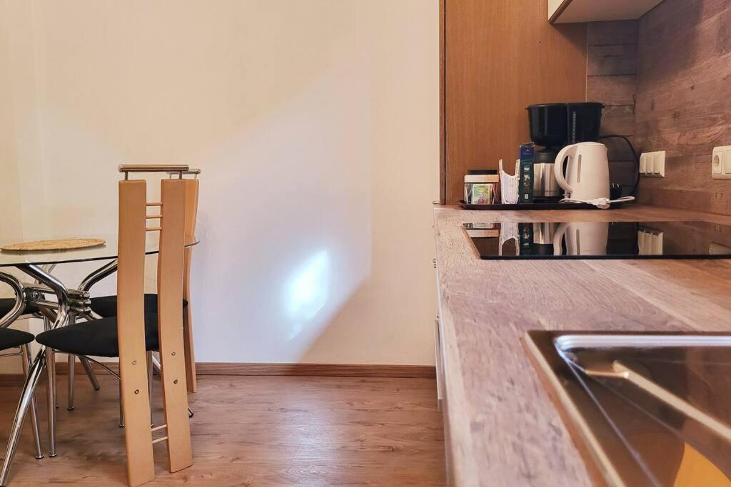 Colourful 2.5 Bedroom With Large Balcony & Garden. Prinzersdorf Zewnętrze zdjęcie